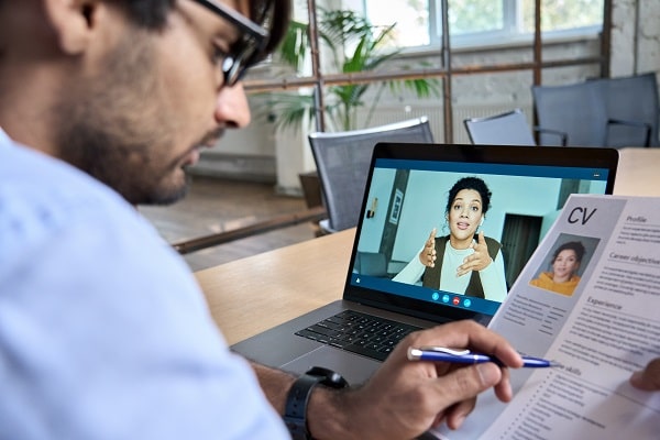 Recruiting so schnell und einfach wie möglich HR Performance