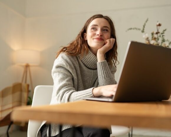 Zufriedene Arbeitnehmerin