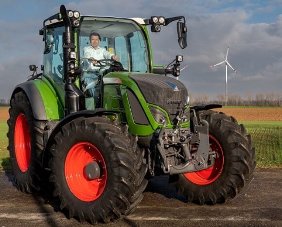 Lothar Steyns auf Traktor