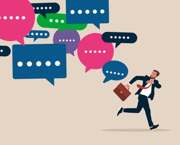 Mann rennt weg vor Flut an Nachrichten