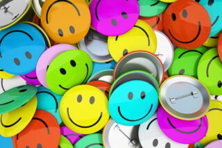 Viele lachende bunte Smileys