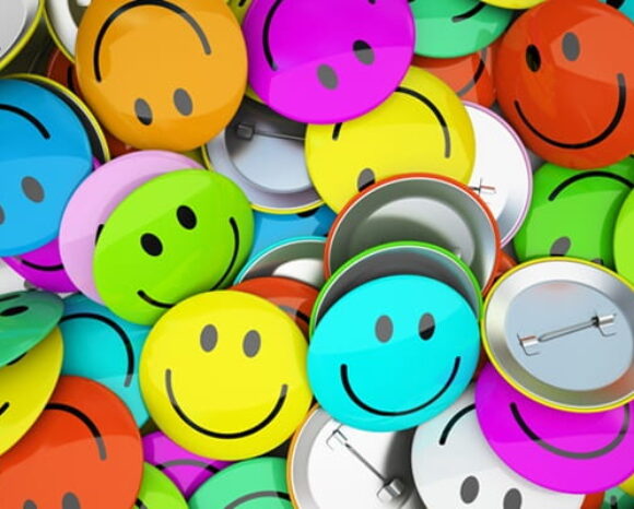 Viele lachende bunte Smileys